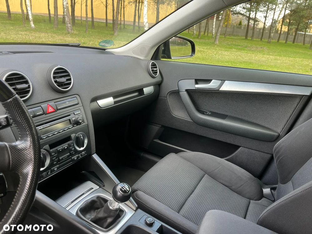 Audi A3 Sportback 1.6 S line Sportpaket plus - 25