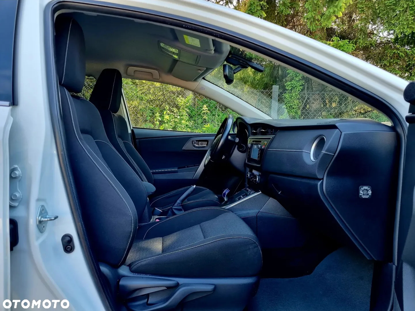 Toyota Auris Hybrid 135 Premium - 12