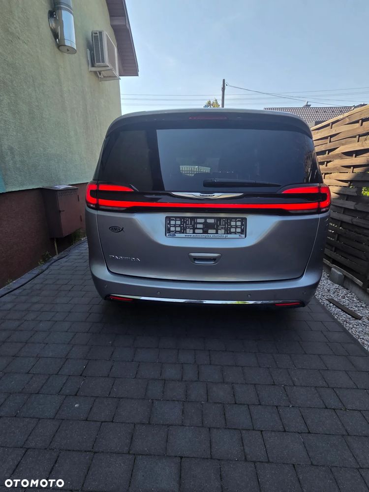 Chrysler Pacifica - 29