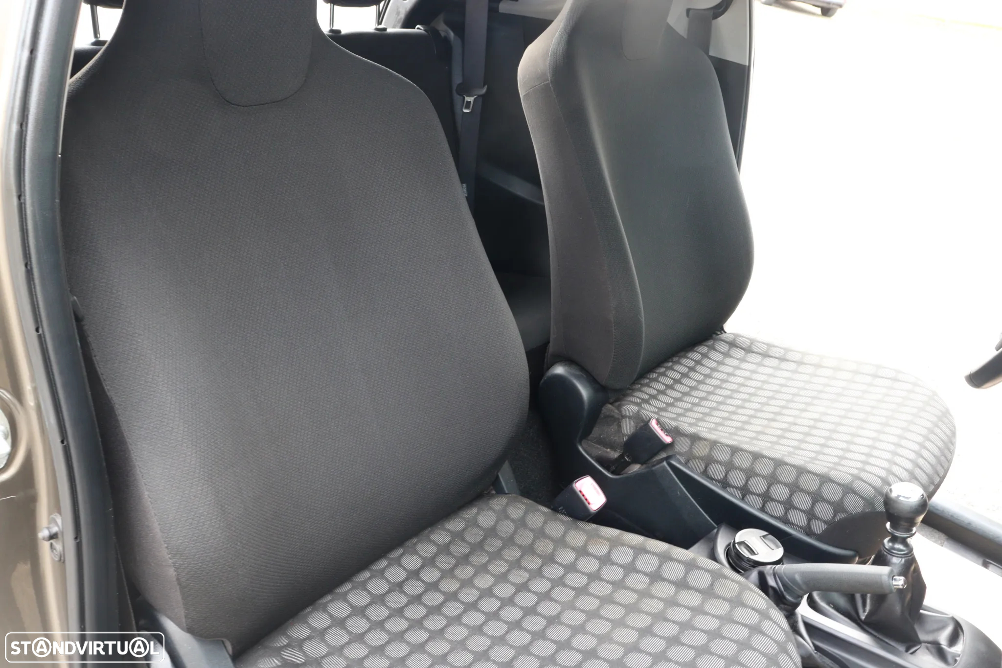 Toyota iQ 1.4 D-4D 2 EP - 28