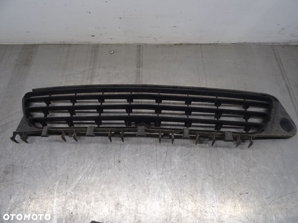 OPEL VECTRA C SIGNUM 02-05 KRATKA ZDERZAKA ŚRODKOWA - 1