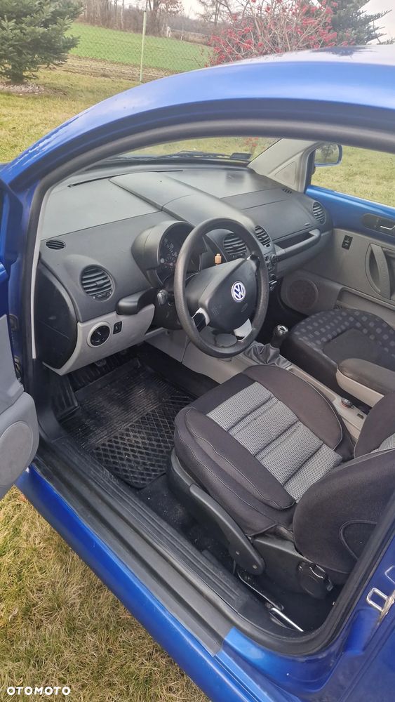 Volkswagen New Beetle - 7