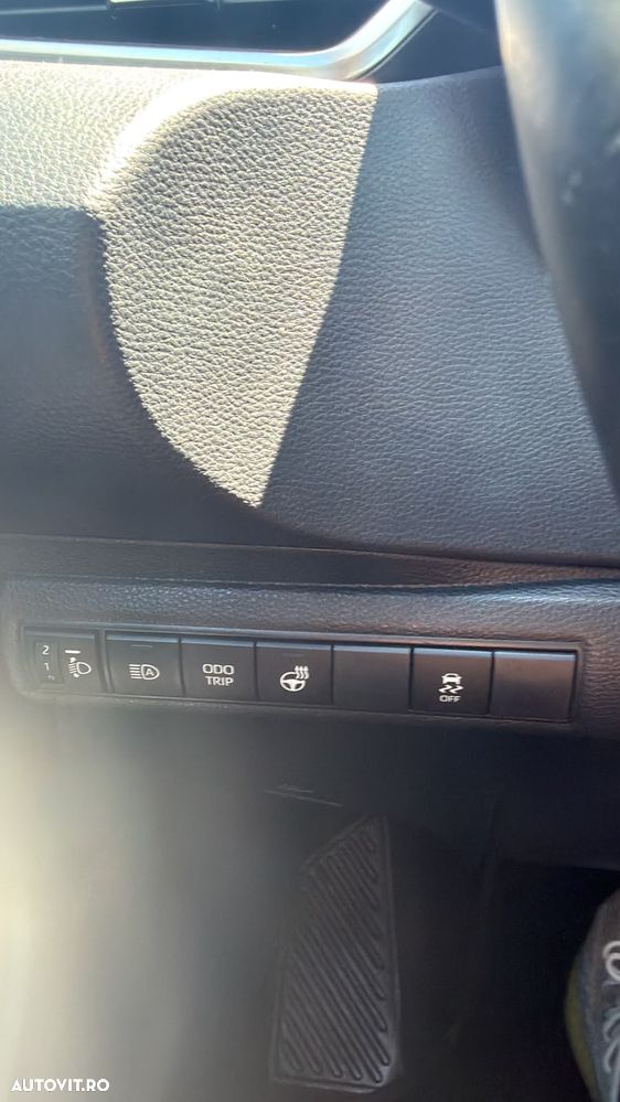 Toyota Corolla 1.8 HSD Business - 23