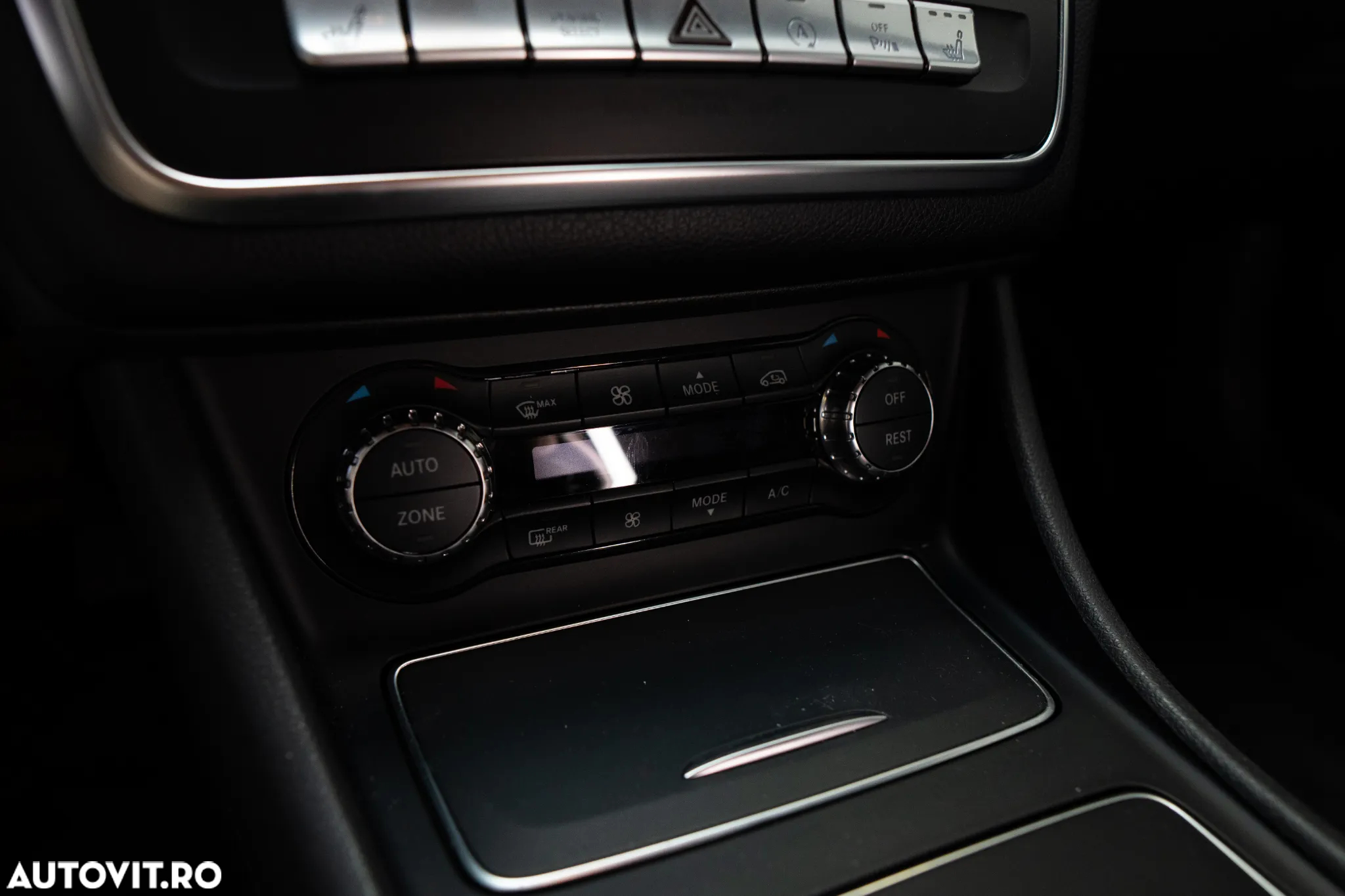 Mercedes-Benz GLA - 14