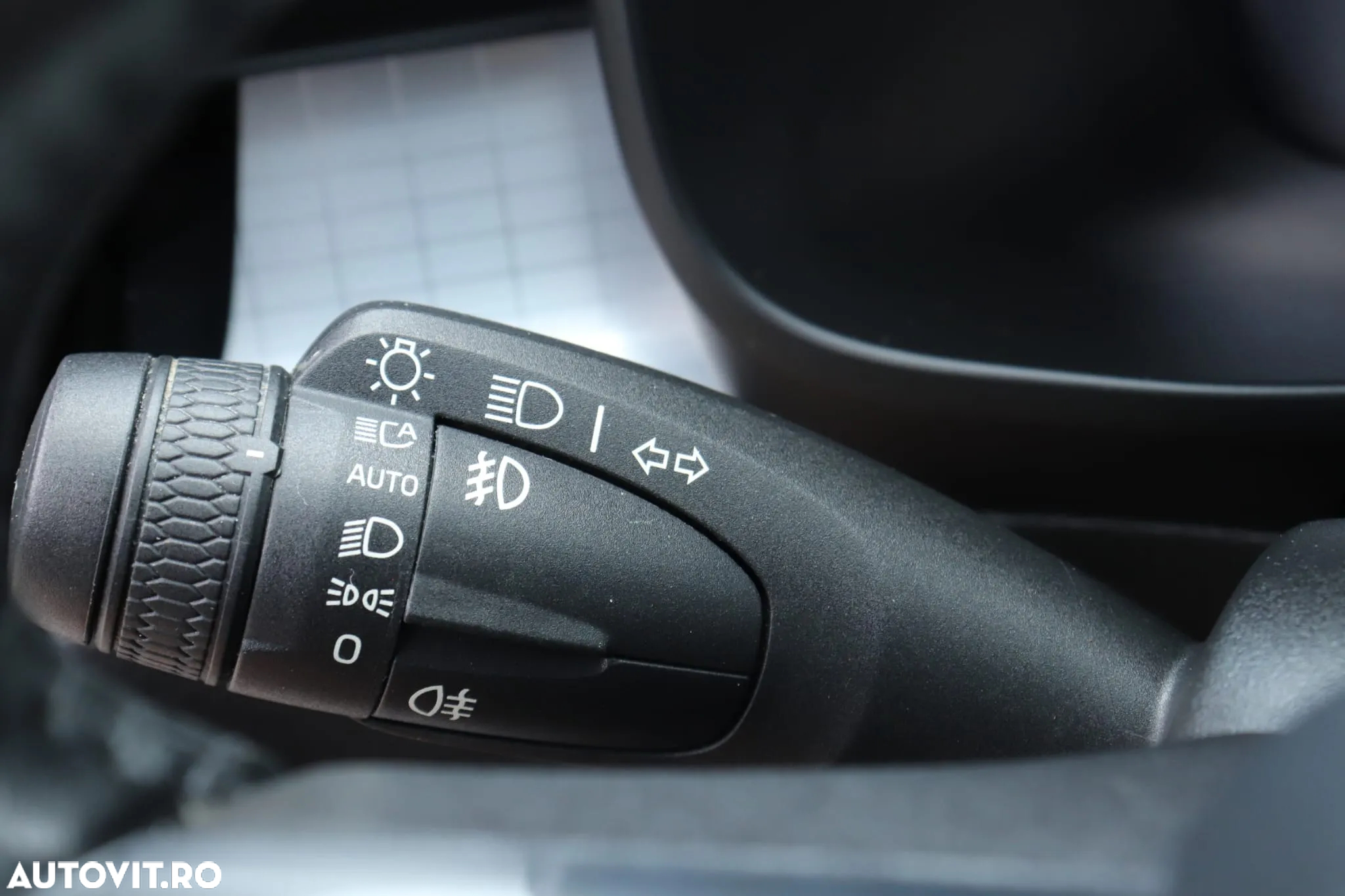 Volvo XC 40 D3 AWD Momentum - 33