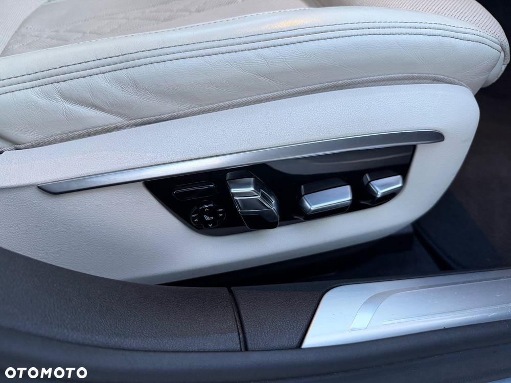 BMW Seria 7 740d xDrive - 25