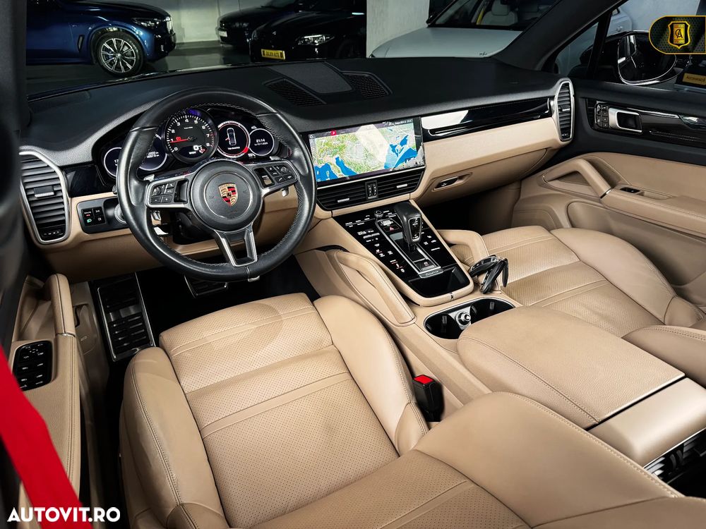 Porsche Cayenne - 30