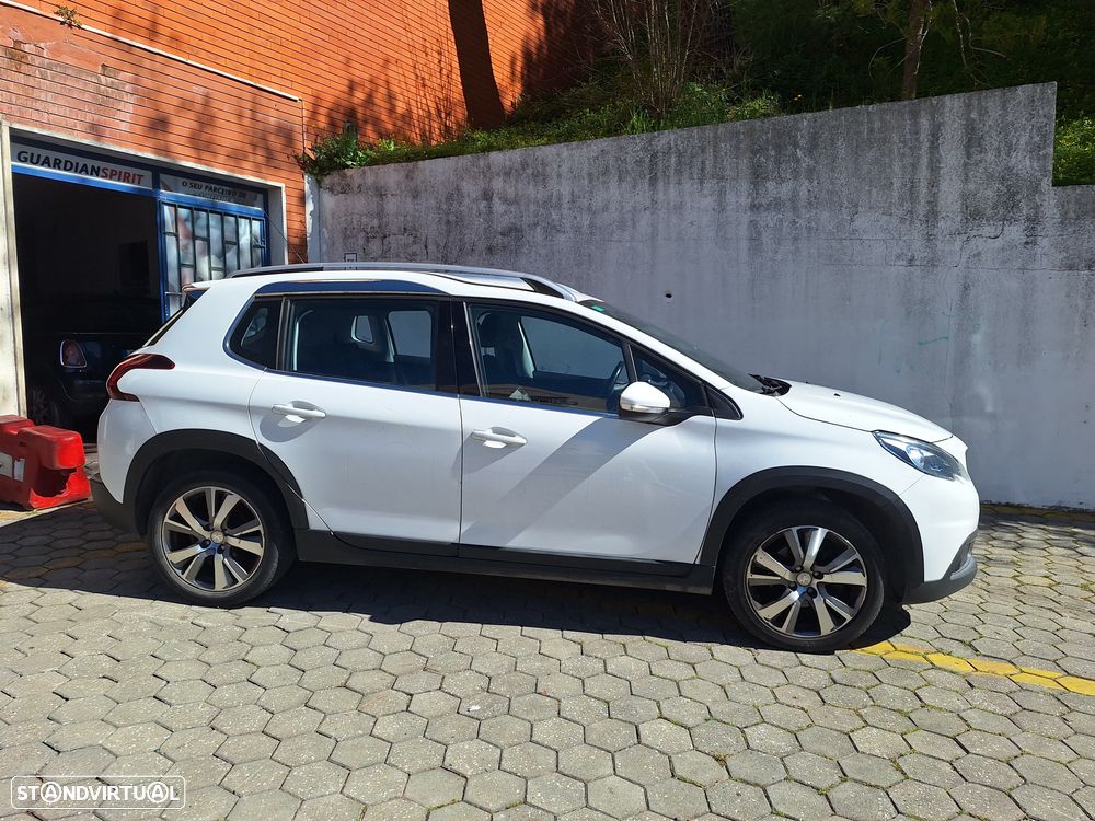 Peugeot 2008 1.2 PureTech Allure - 8