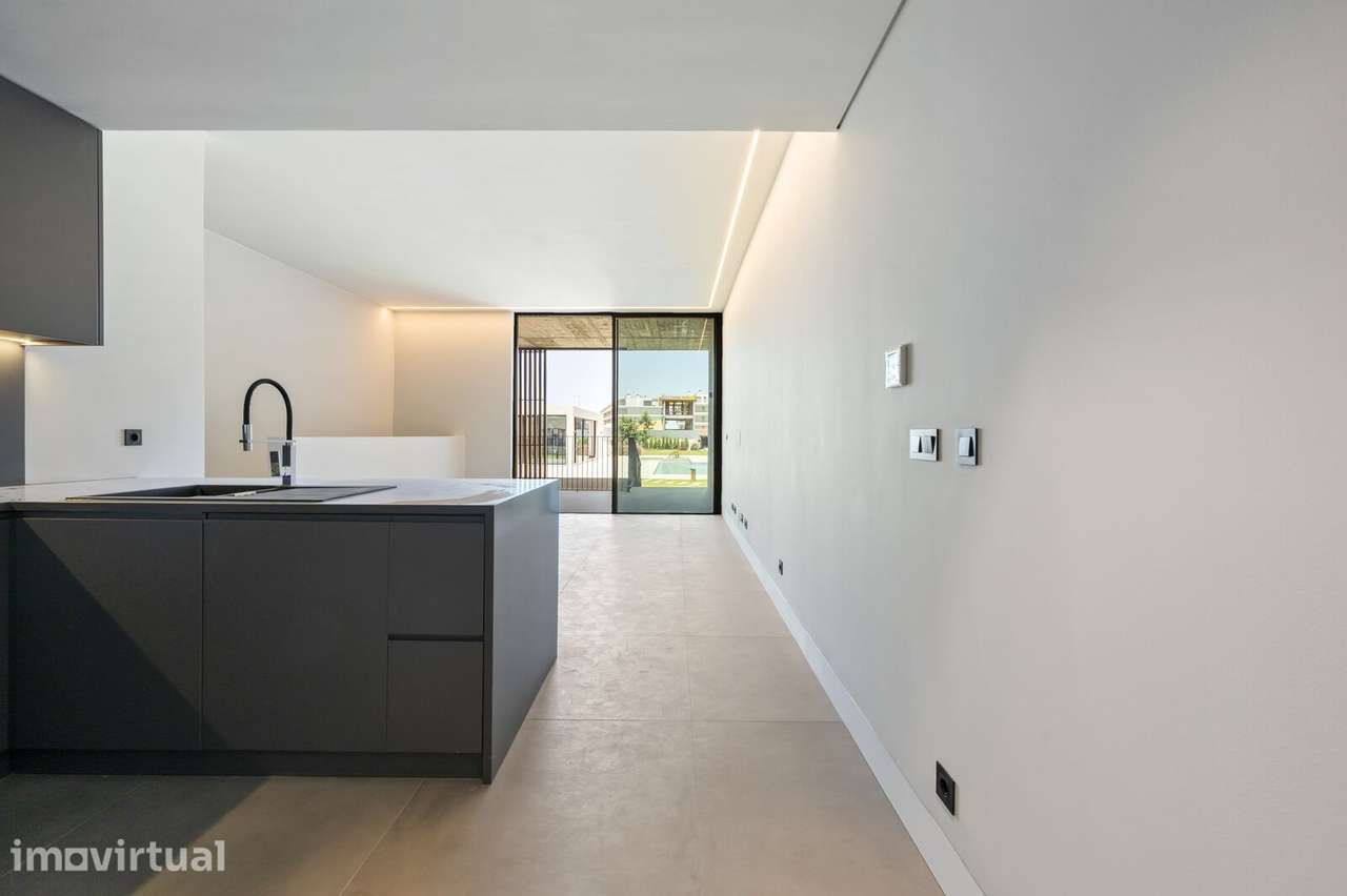 Duplex T2 + 1 no Al Sal Residence, Quebrada Sul, Alcochete - Grande imagem: 4/41