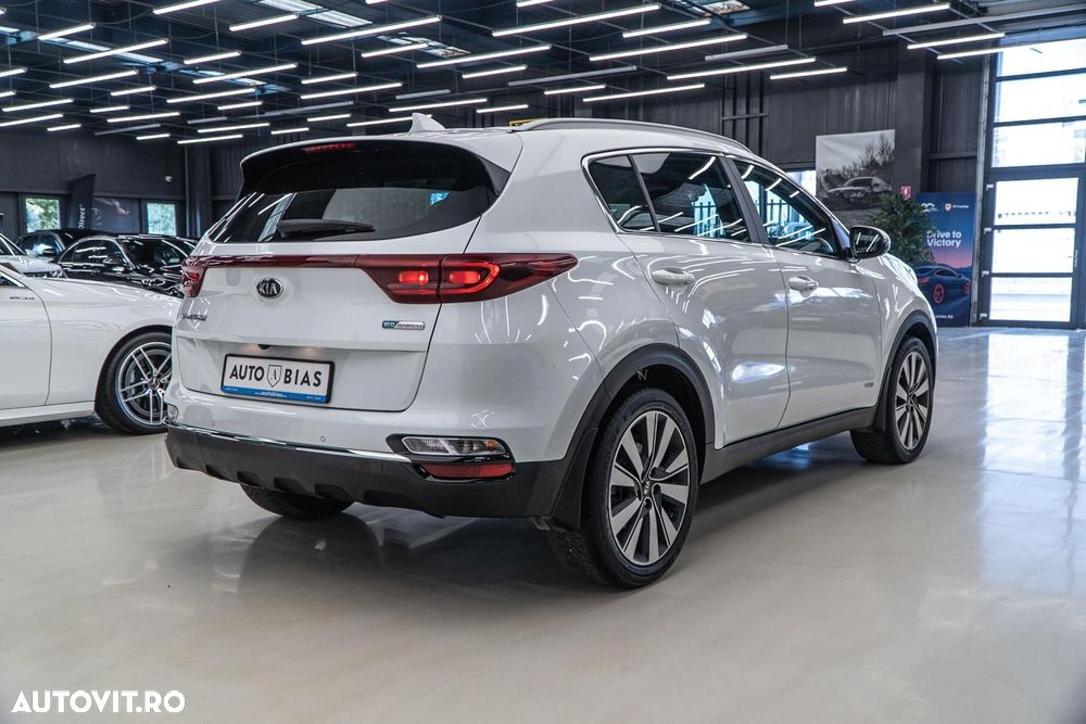 Kia Sportage 1.6 CRDI AWD Eco-Dynamics+ (48V M-H) DCT PLATINUM - 8