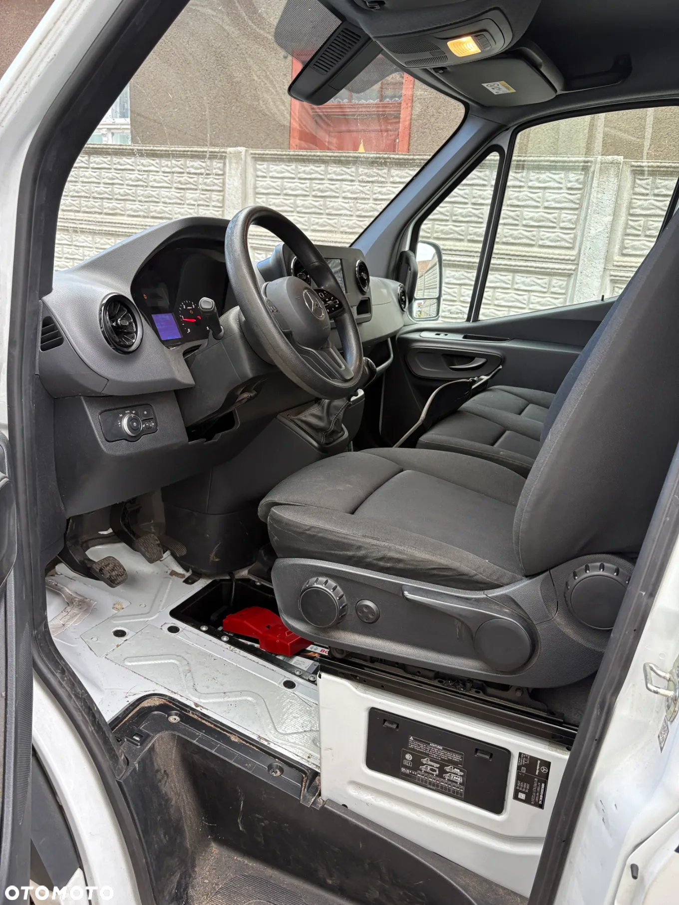 Mercedes-Benz Sprinter - 20