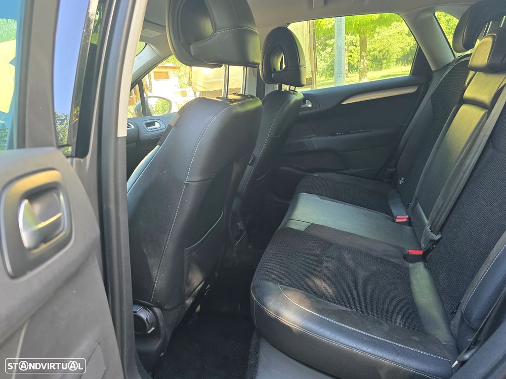 Citroën C4 1.2 PureTech Shine EAT6 - 10