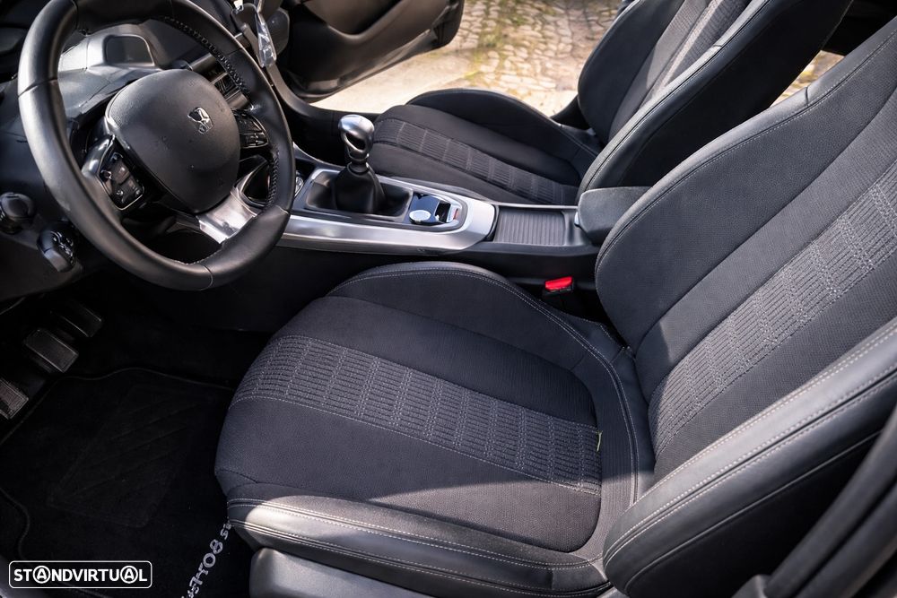 Peugeot 308 SW 1.2 PureTech Allure - 15