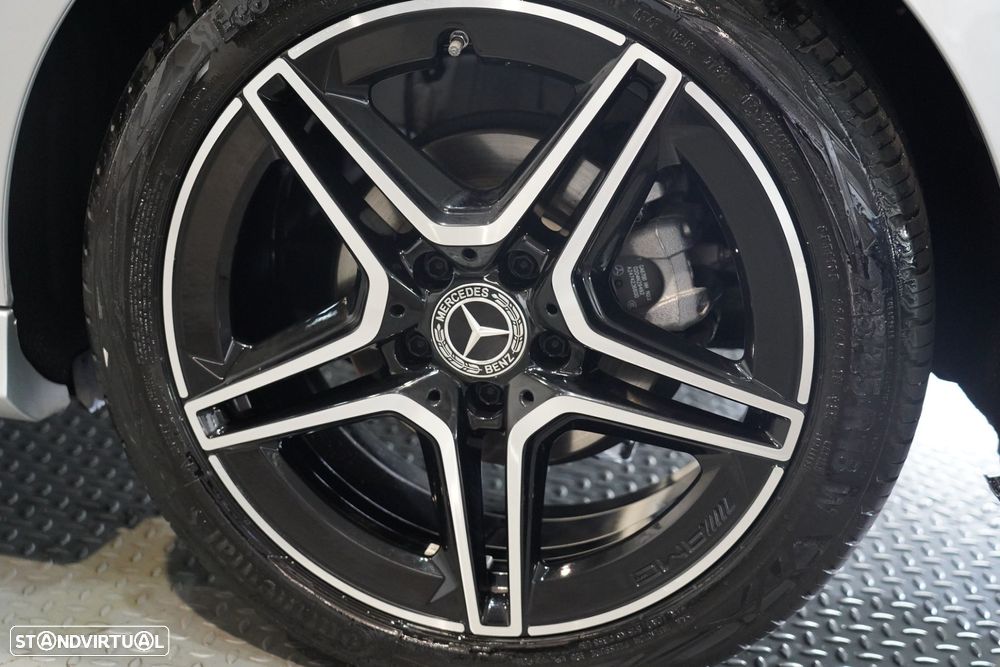 Mercedes-Benz A 180 d AMG Line - 36