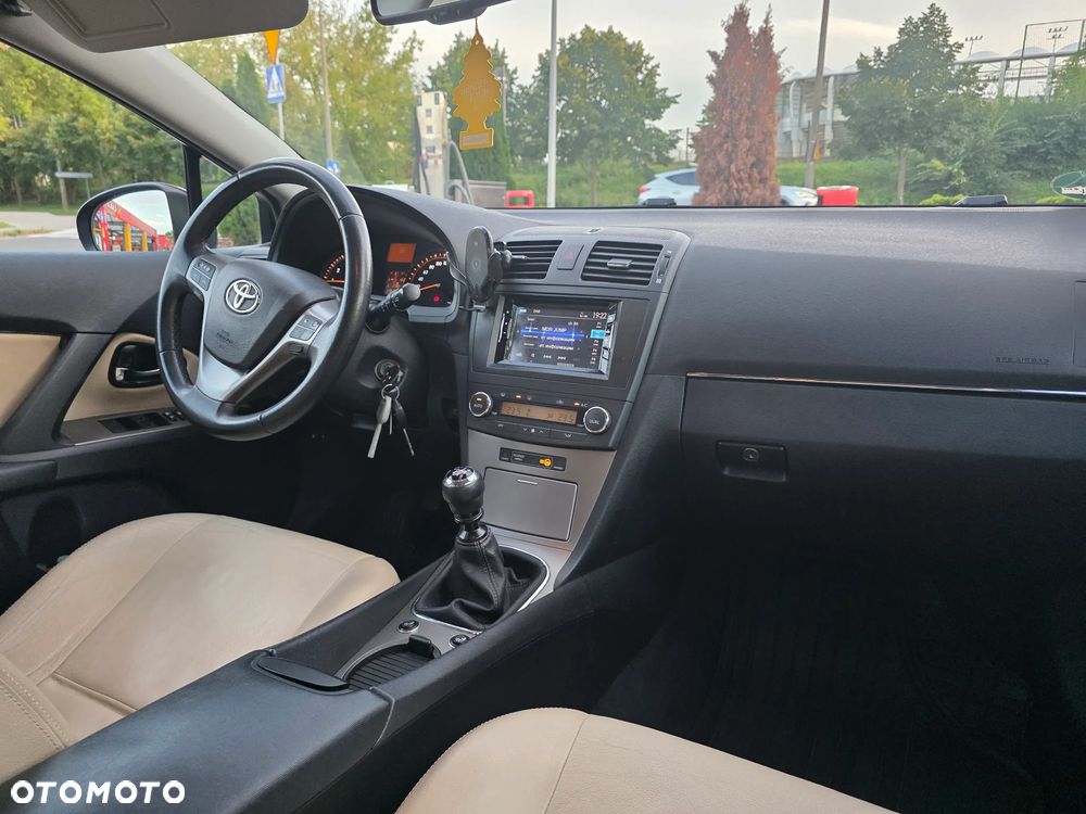 Toyota Avensis 1.8 Executive - 26