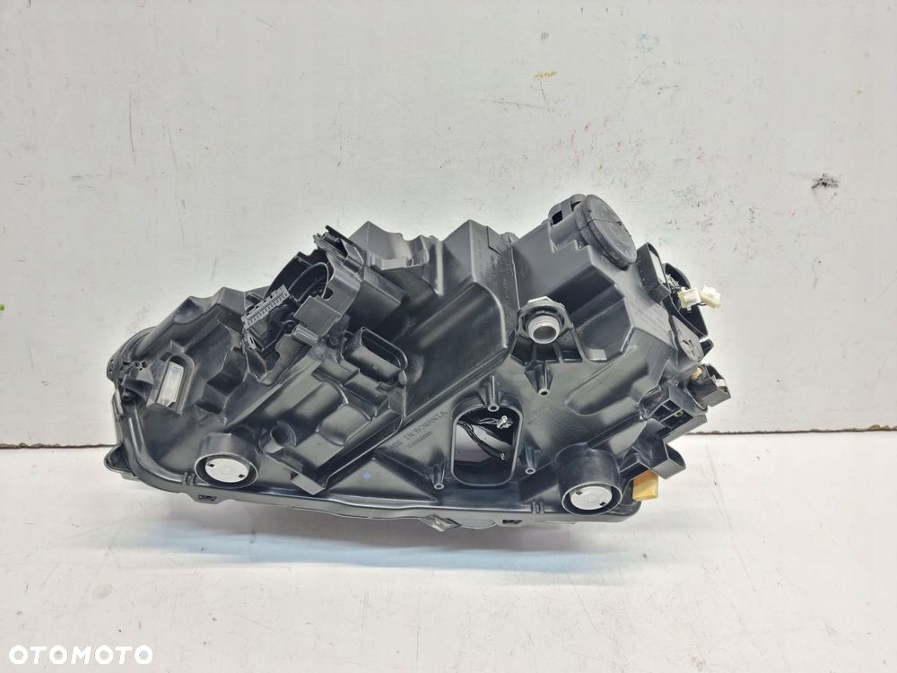 SKODA SCALA 657 19- Lampa przednia PRAWA FULL LED - 8