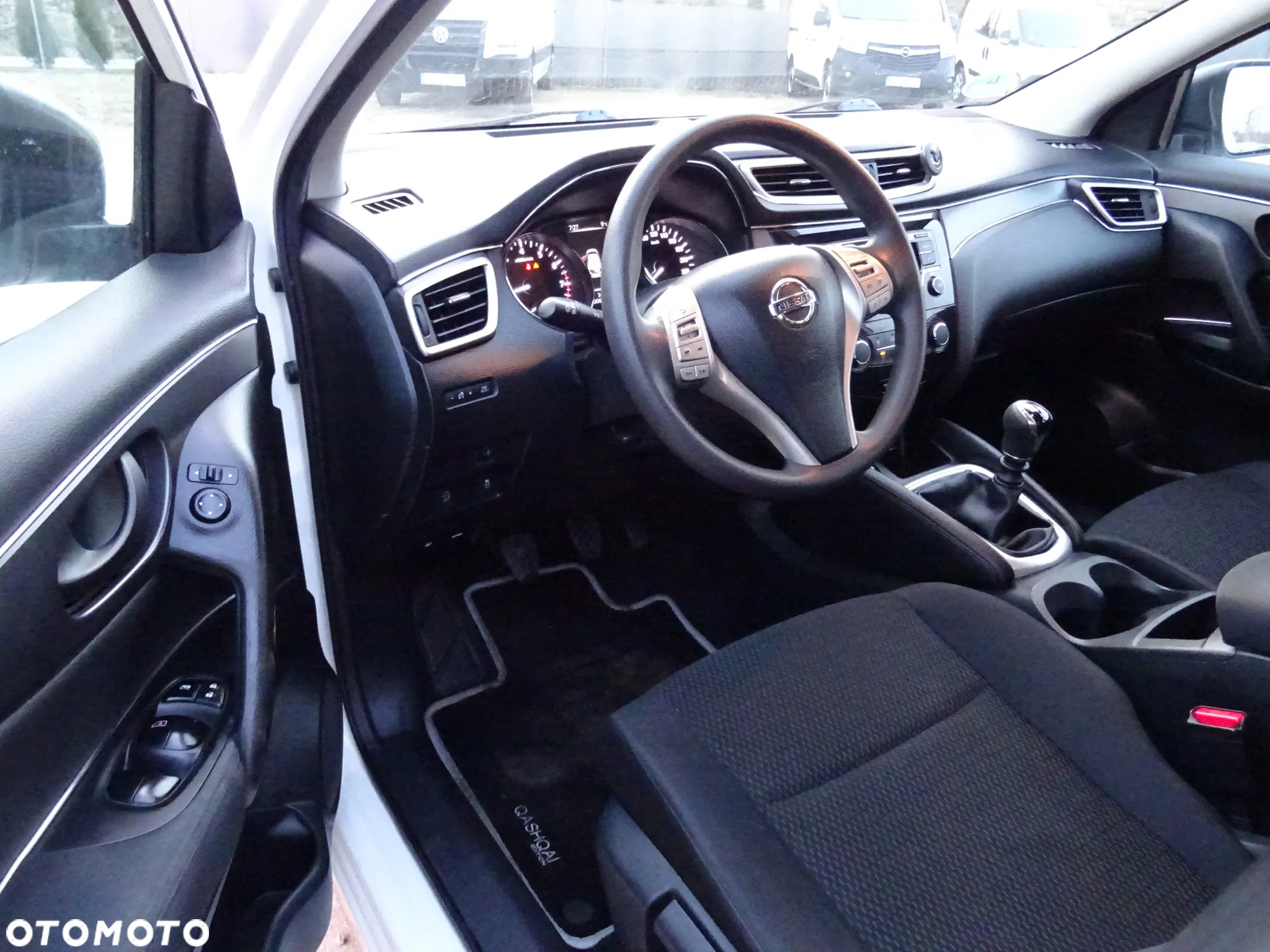 Nissan Qashqai - 11