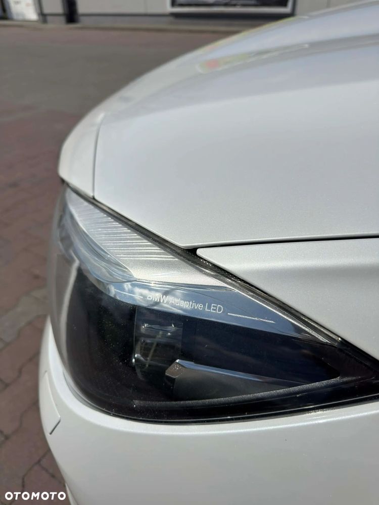 BMW Seria 3 330i xDrive M Sport - 12