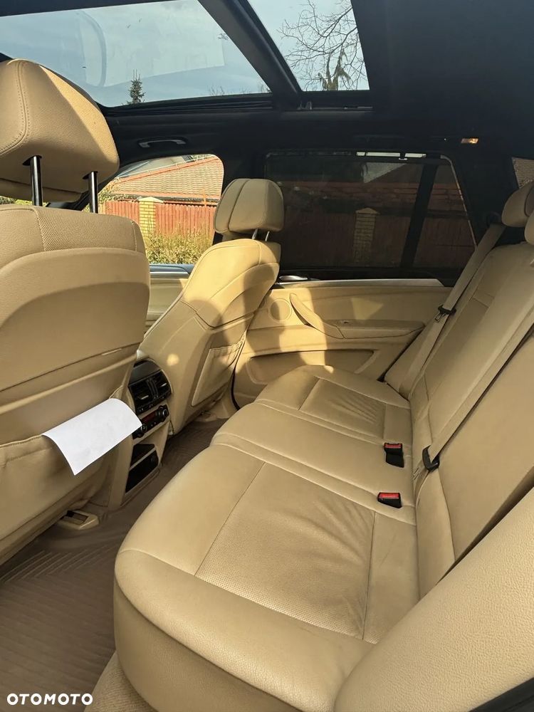 BMW X5 xDrive50i - 10