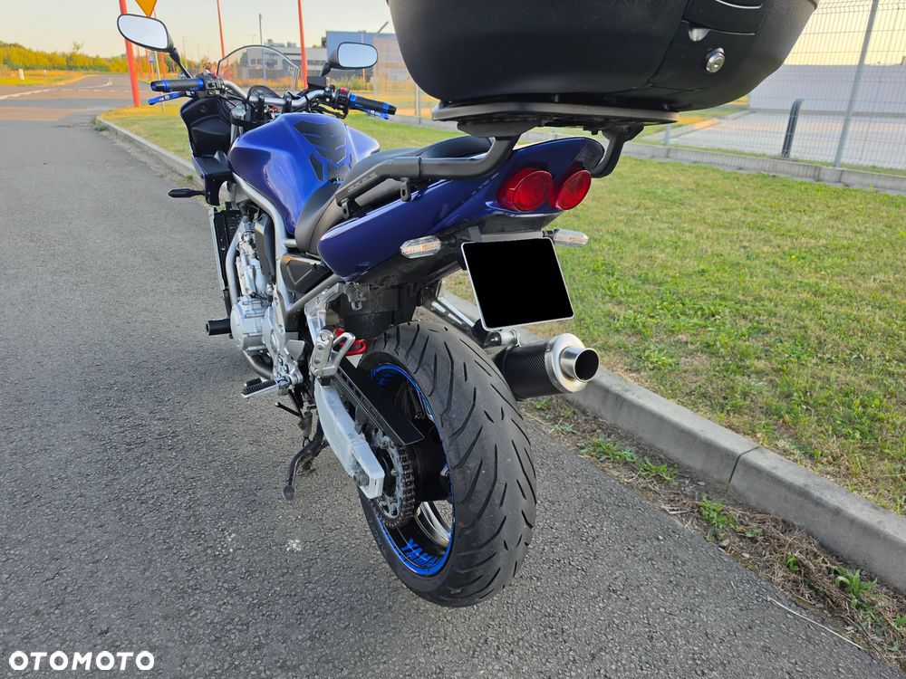 Yamaha FZS - 11