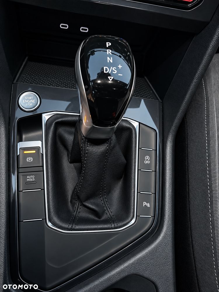 Volkswagen Tiguan - 8