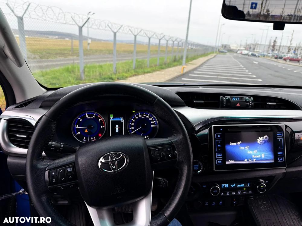 Toyota Hilux 4x4 Double Cab A/T Invincible - 16