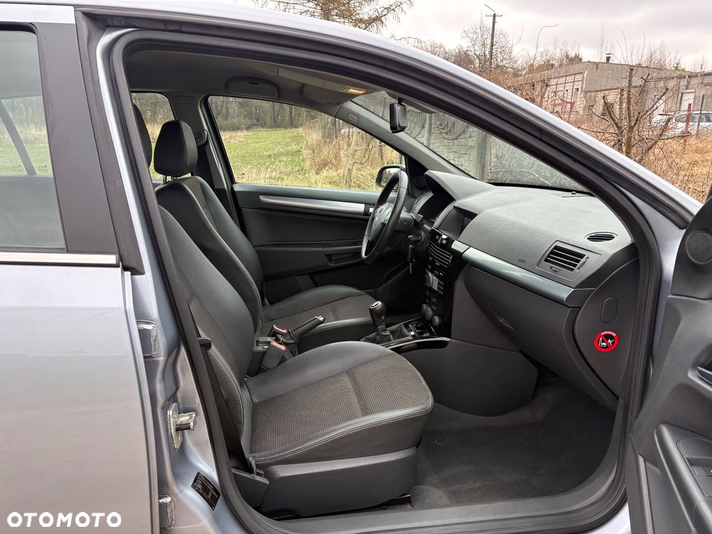 Opel Astra 1.6 Innovation 110 Jahre - 13