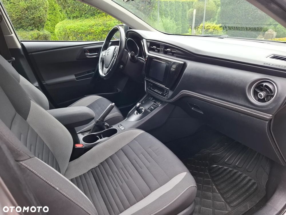Toyota Auris 1.8 HSD Luna - 15