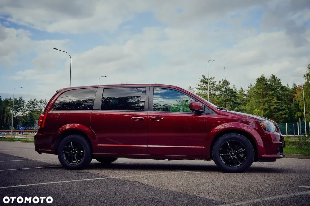 Dodge Grand Caravan - 5
