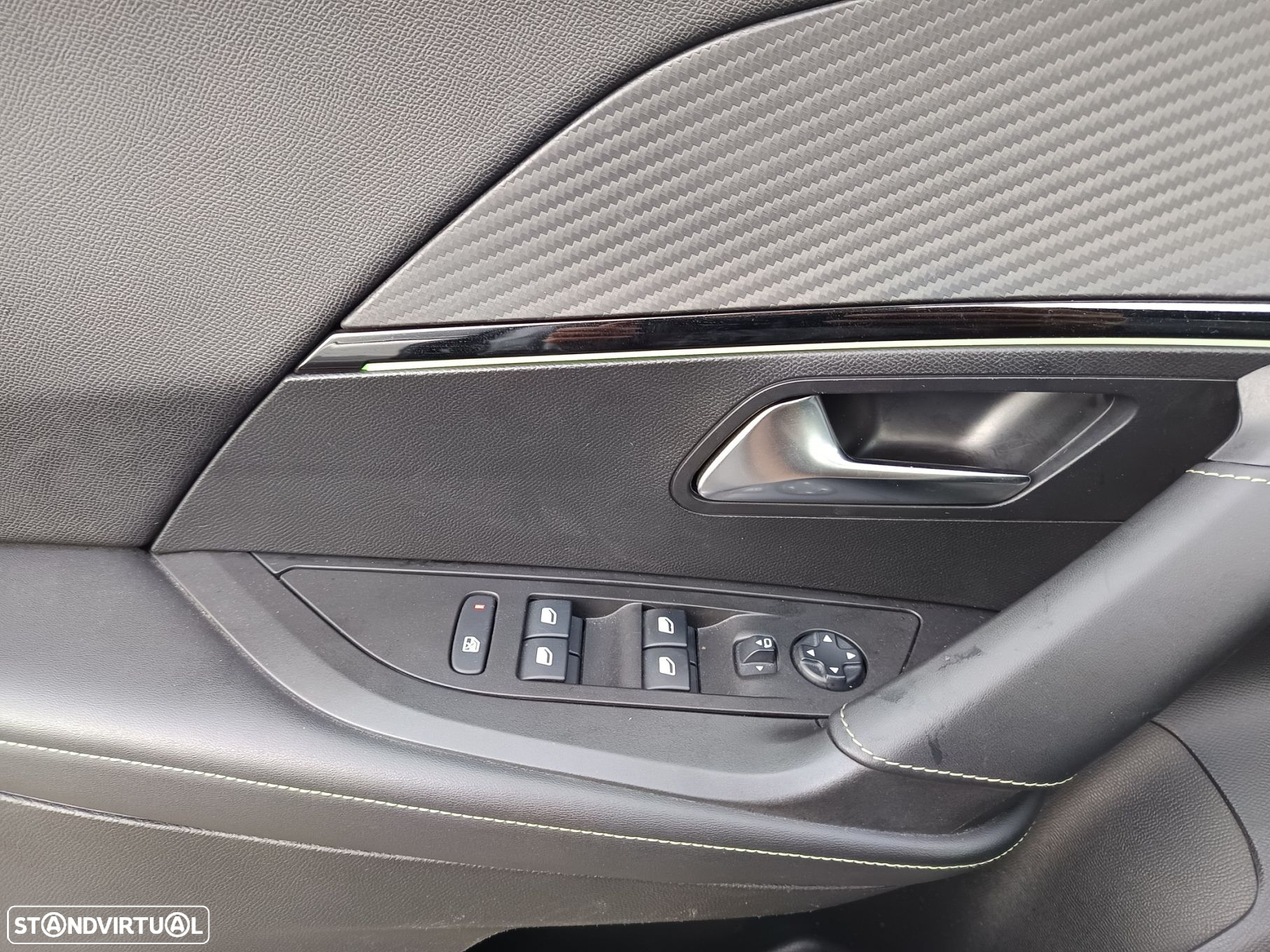 Peugeot 2008 1.5 BlueHDi GT Pack EAT8 - 33