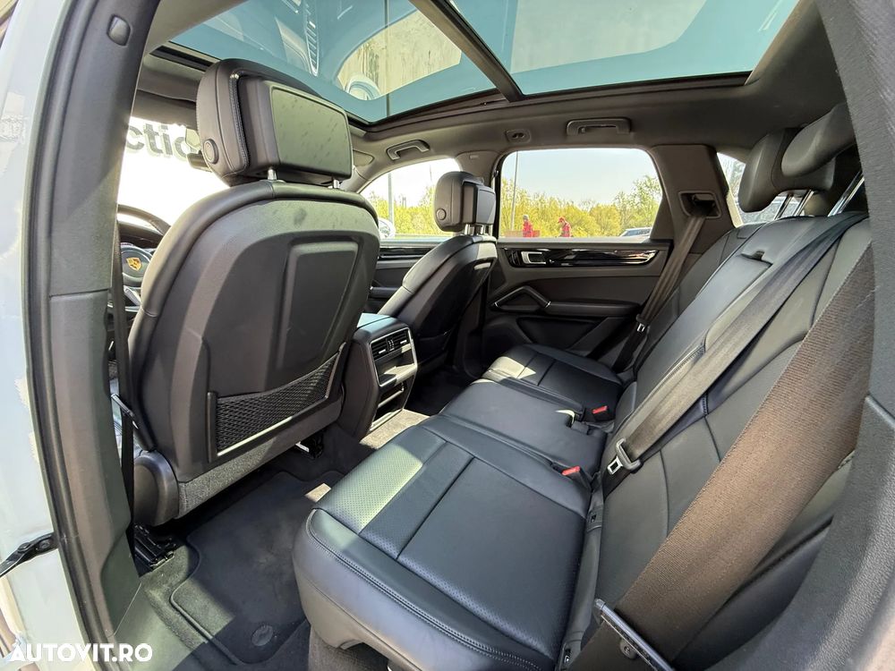 Porsche Cayenne - 13