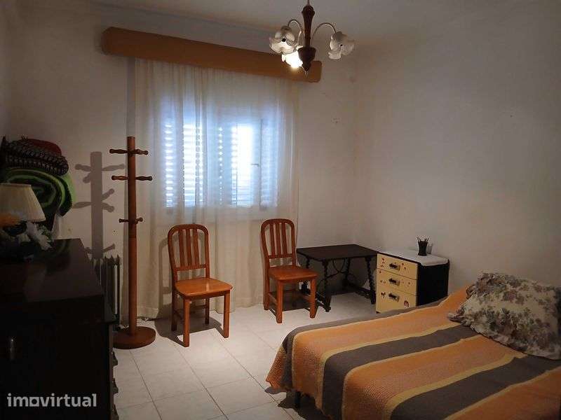 Arrenda-se Casa T2 Vila de Santo António de Setembro a Junho - Grande imagem: 3/12