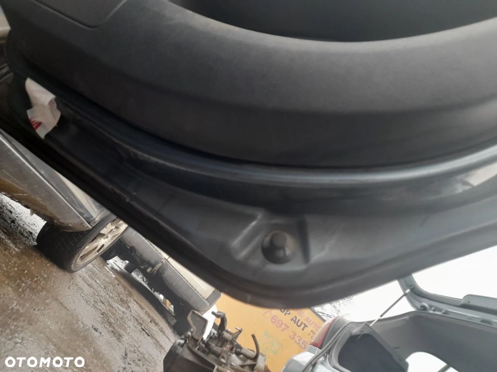 SKODA OCTAVIA II DRZWI PRAWY TYŁ PRAWE TYLNE LF7V 9901 - 11