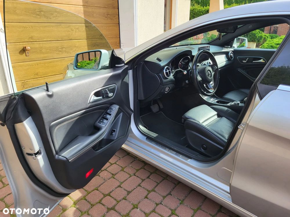 Mercedes-Benz CLA 250 7G-DCT - 8