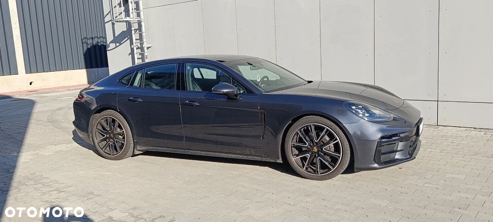 Porsche Panamera - 12