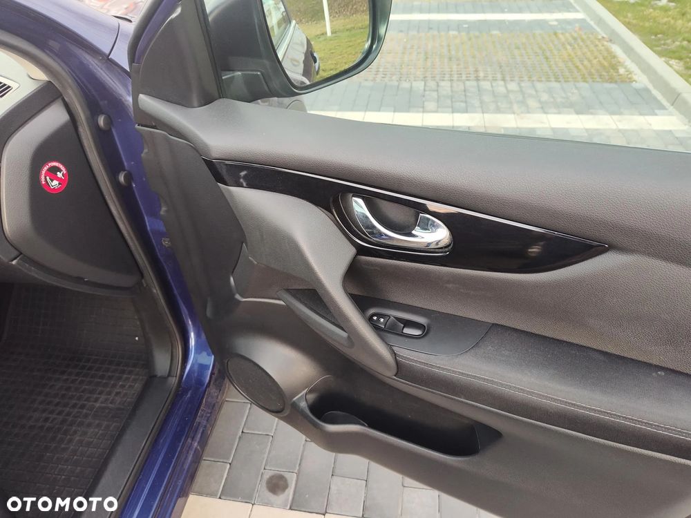 Nissan Qashqai 1.2 DIG-T N-Connecta - 25