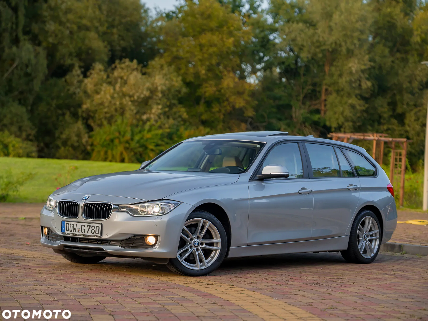 BMW Seria 3 318d xDrive Touring - 2