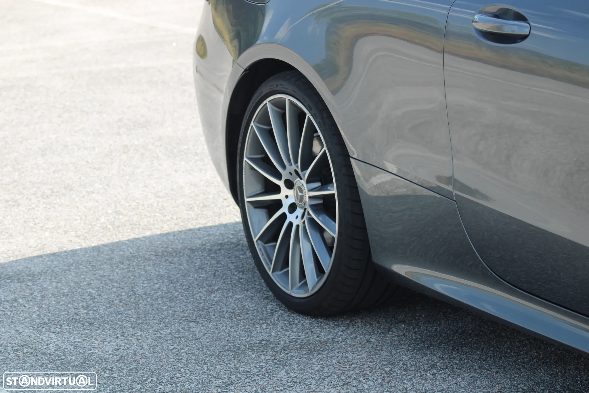 Mercedes-Benz E 220 d Coupe 9G-TRONIC AMG Line - 9