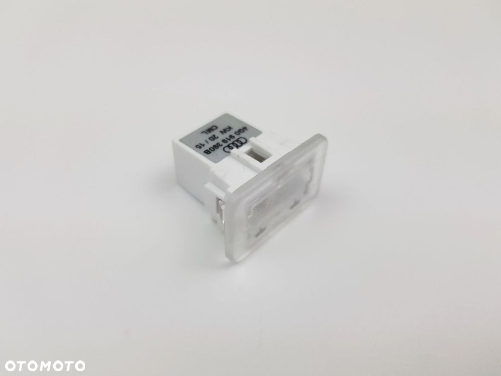 Oświetlenie Lampka wnętrza Ambiente Audi A6 S6 C7 4G0919390B - 2