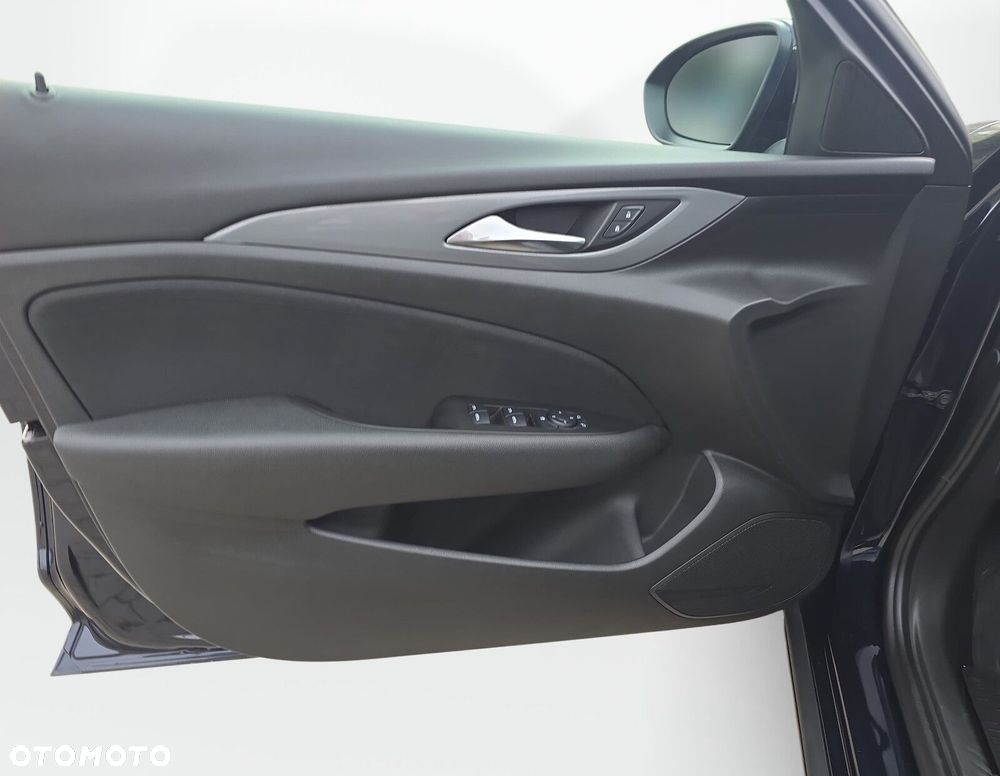 Opel Insignia - 13