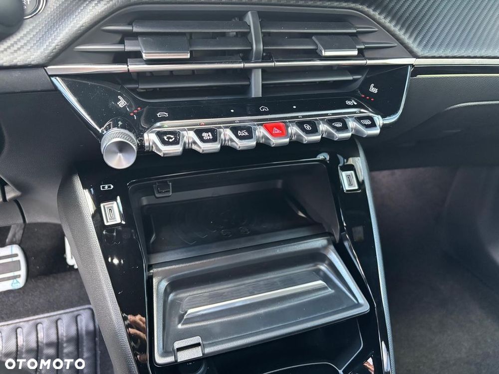 Peugeot 2008 PureTech mHEV GT e-DCS6 - 14