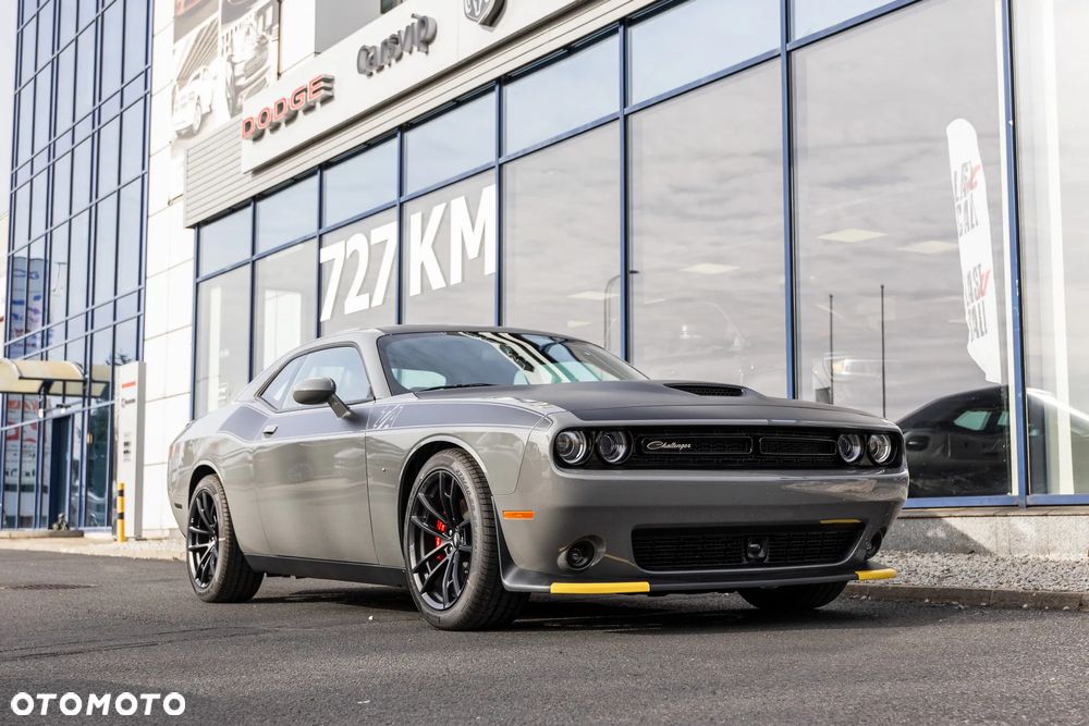 Dodge Challenger - 22