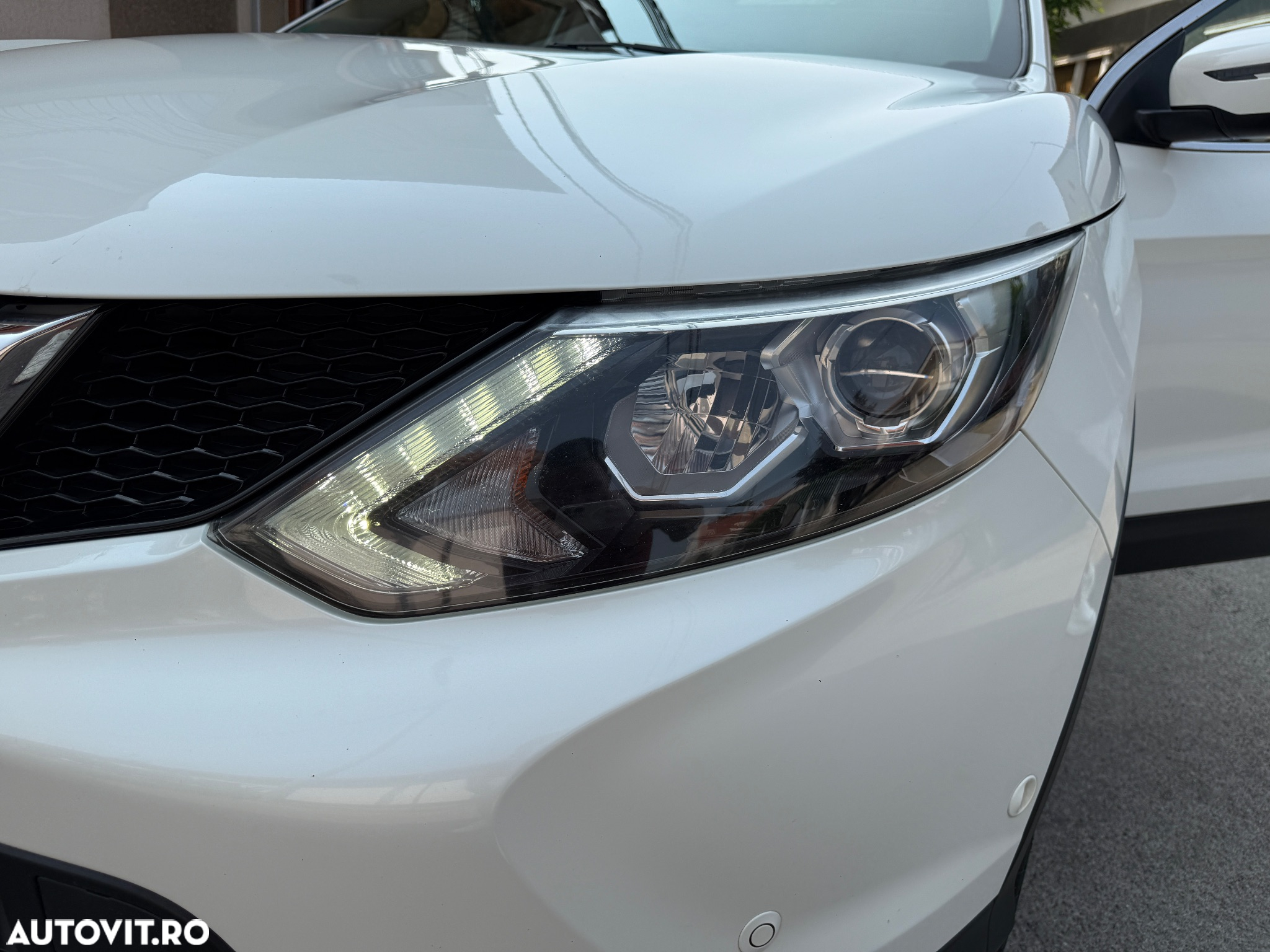 Nissan Qashqai 1.6 DCI Xtronic TEKNA - 16