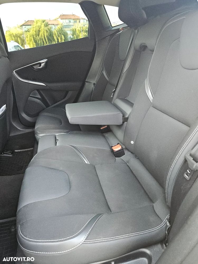 Volvo V40 D2 Aut. Basic - 14