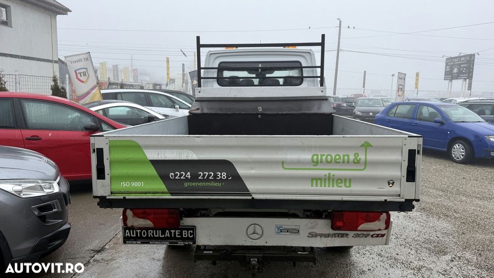 Mercedes-Benz Sprinter - 9