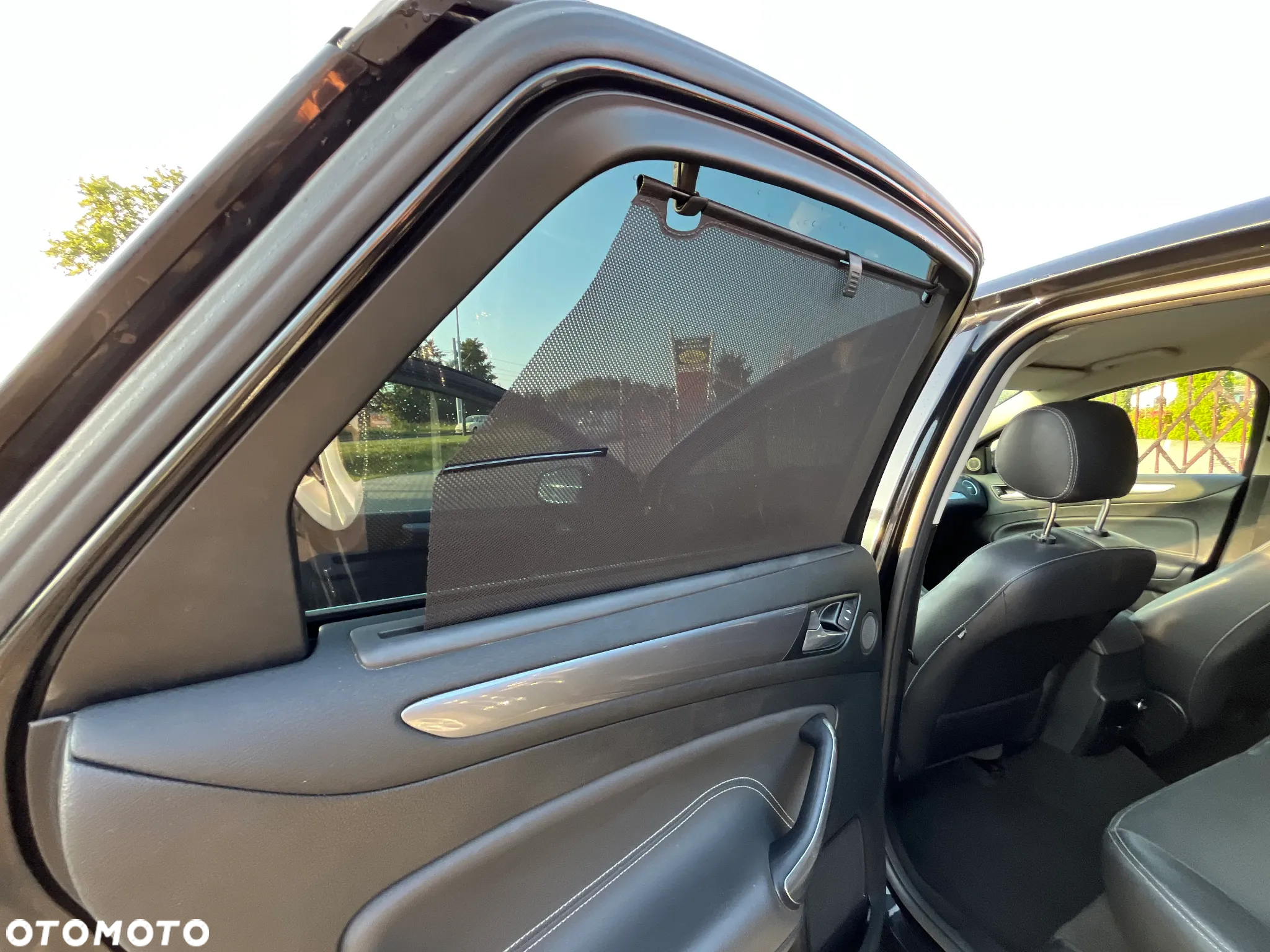 Ford Mondeo 1.6 T Ghia - 31