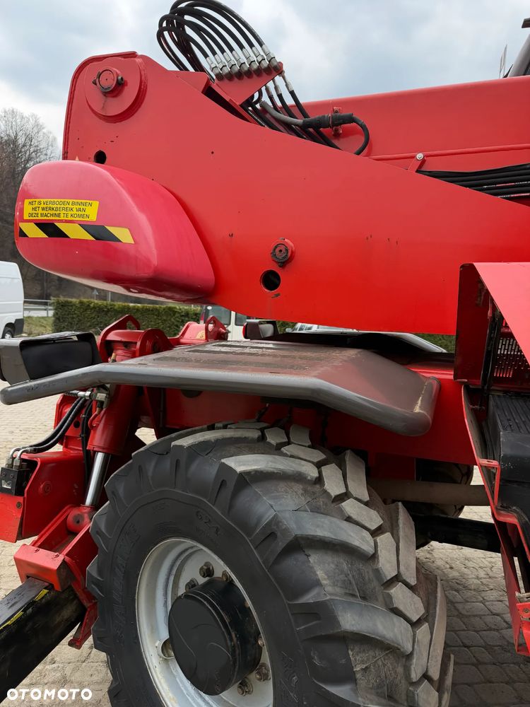 Manitou MRT2150+PRIVILEGE Ładowarka teleskopowa 4x4 ROTO 21metrów. Bez AdBLUE bez DPF. udźwig 5ton jak Nowa z Norwegii 4900mtg. 2015rok. Obrót pełny. Zero luzów wycieków. Zadbana maszyna z Fermy Norweskiej. Silnik 160 Km. AUTEC zdalne sterowanie. Ani deka luzów czy wycieków. Opony jak Nowe. Pełny Oryginał. Niski przebieg. Stabilizatory. Zamki na tłokach. OKAZJA - 32