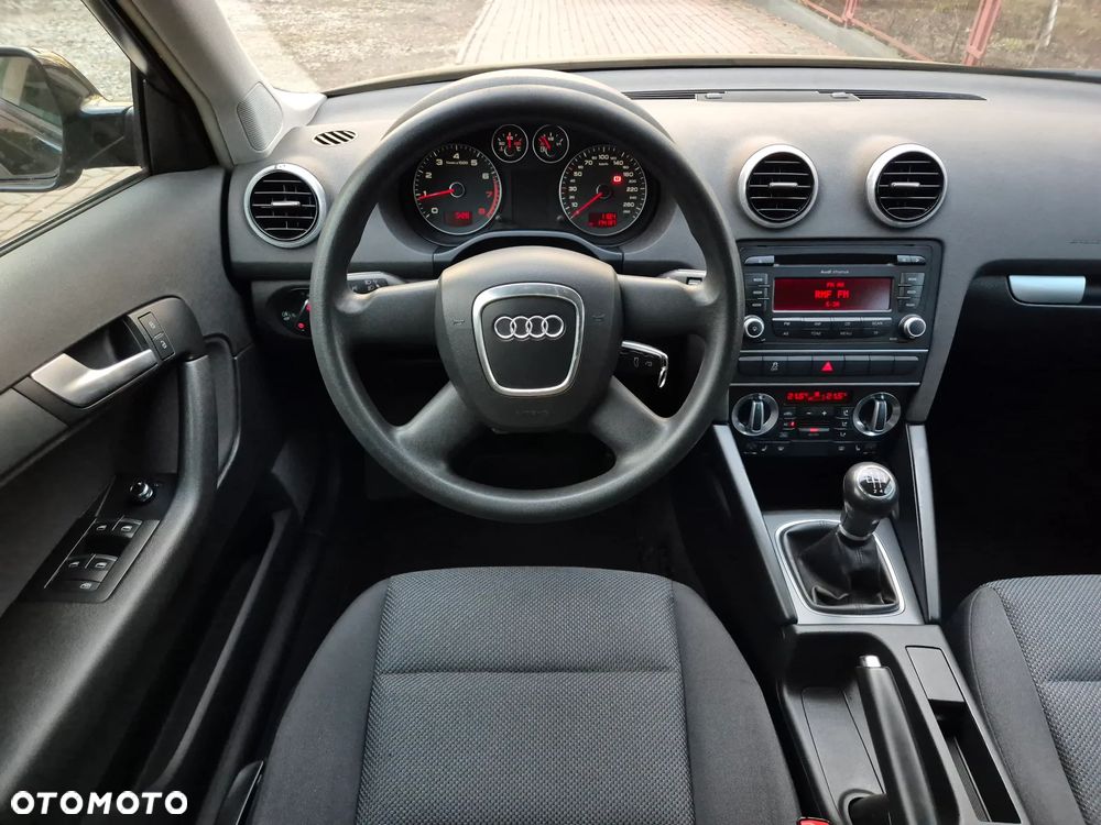 Audi A3 Sportback 1.6 Attraction - 17