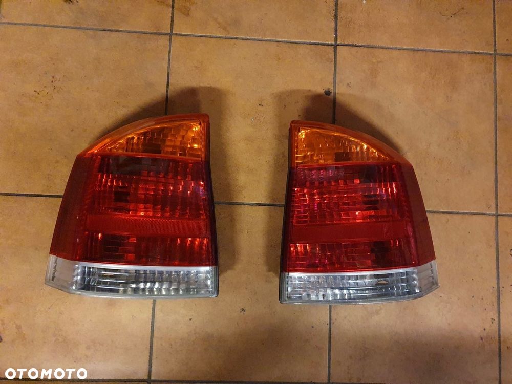 LAMPA L/P TYŁ OPEL VECTA C
