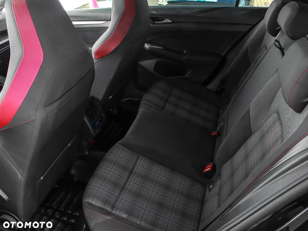 Volkswagen Golf - 13